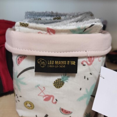 Photo de lingettes réutilisables cousues par Les Mains d'Or, l'atelier de créations couture et upcycling de Val d'Emploi à Livron-sur-Drôme.