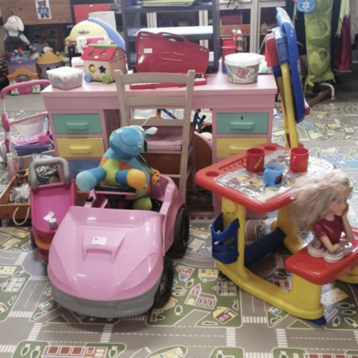 Photo du rayon jouets de l'Astucerie à Livron-sur-Drôme.